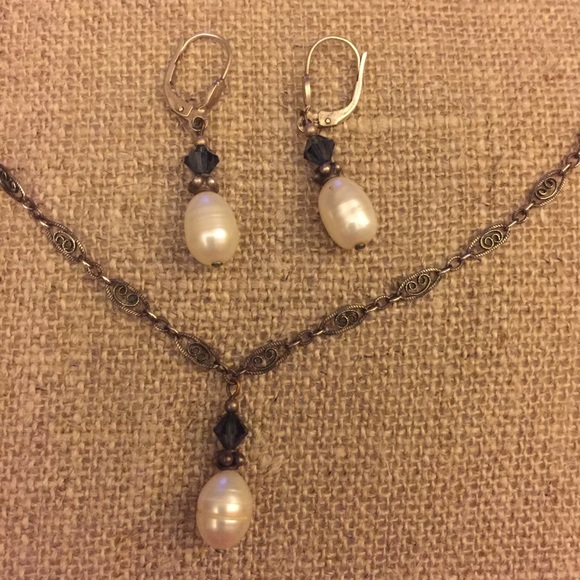 SALE Silver and freshwater pearl necklace/earrings - Picture 3 of 6